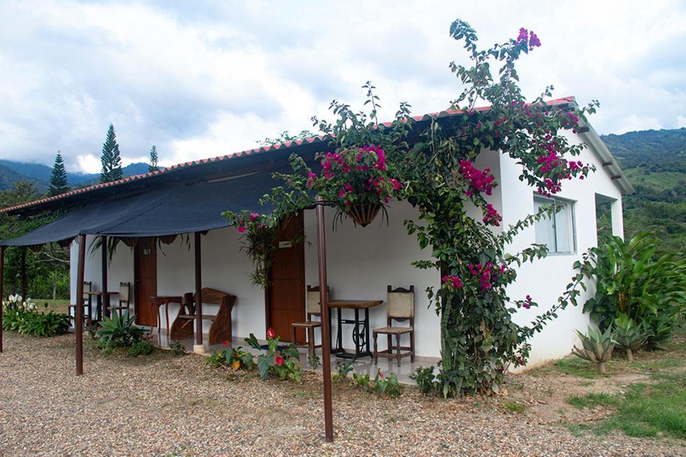 Country house San Juan De Guayabos